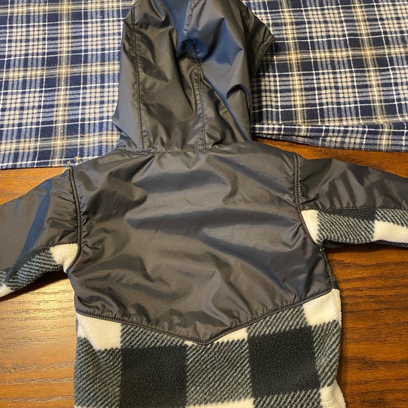 Columbia 6-12month jacket - Picture 3 of 3